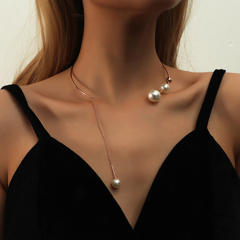 Enchanting Elegance: White Pearl Rose Gold Pendant Necklace